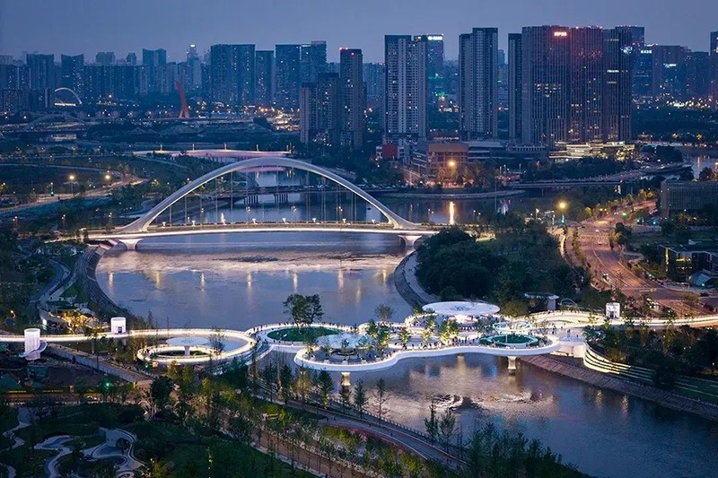 成都漂浮公園，一座橋，九種風(fēng)景